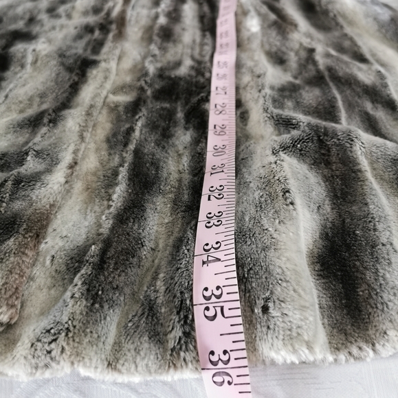 Jolipel by Niedieck Plush Faux Fur Coat - Picture 9 of 14